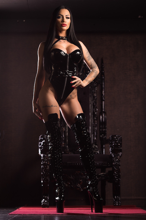 Mistress Nattasha Black photo